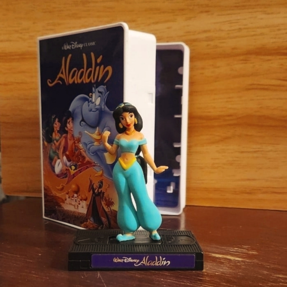 Aladdin VHS Box & Figurine - Jasmine